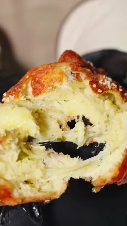 Food & Beverage — Savoury Roll